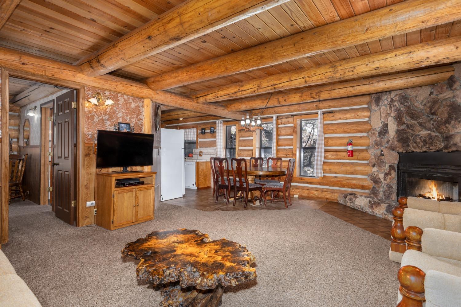 7426 Henness Ridge Rd, Yosemite West, CA 95389