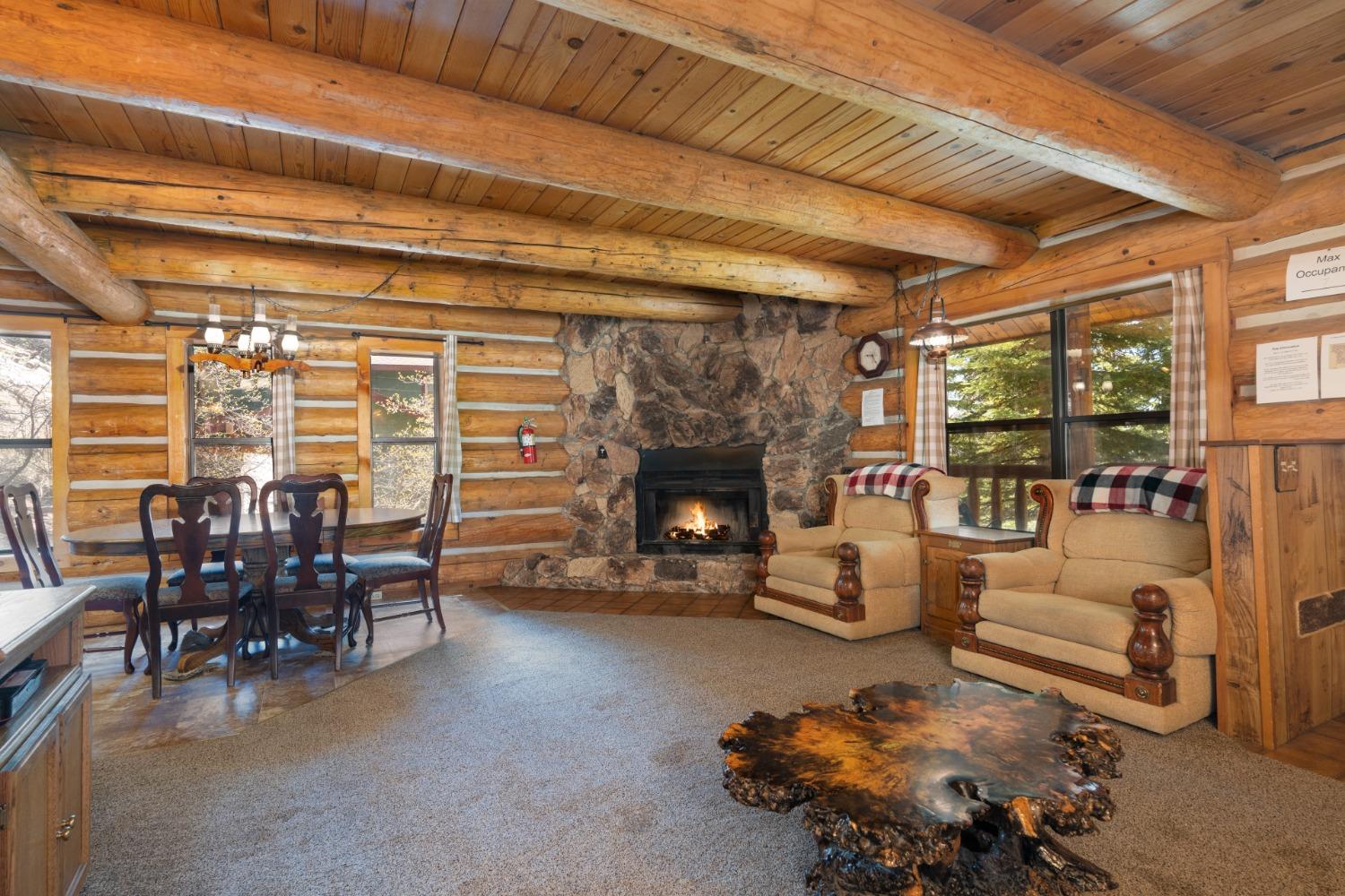 7426 Henness Ridge Rd, Yosemite West, CA 95389