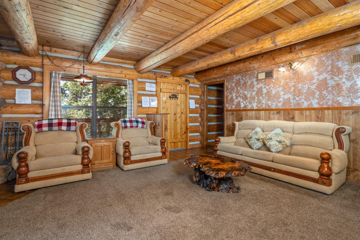 7426 Henness Ridge Rd, Yosemite West, CA 95389