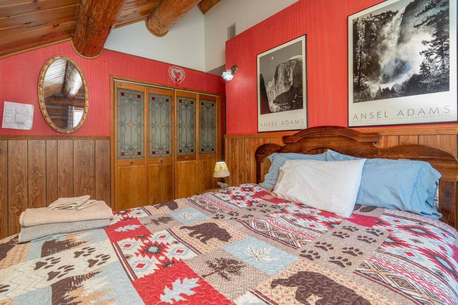 7426 Henness Ridge Rd, Yosemite West, CA 95389