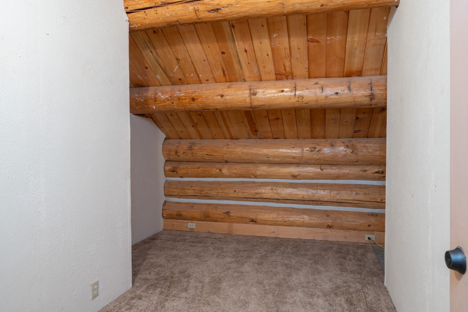 7426 Henness Ridge Rd, Yosemite West, CA 95389