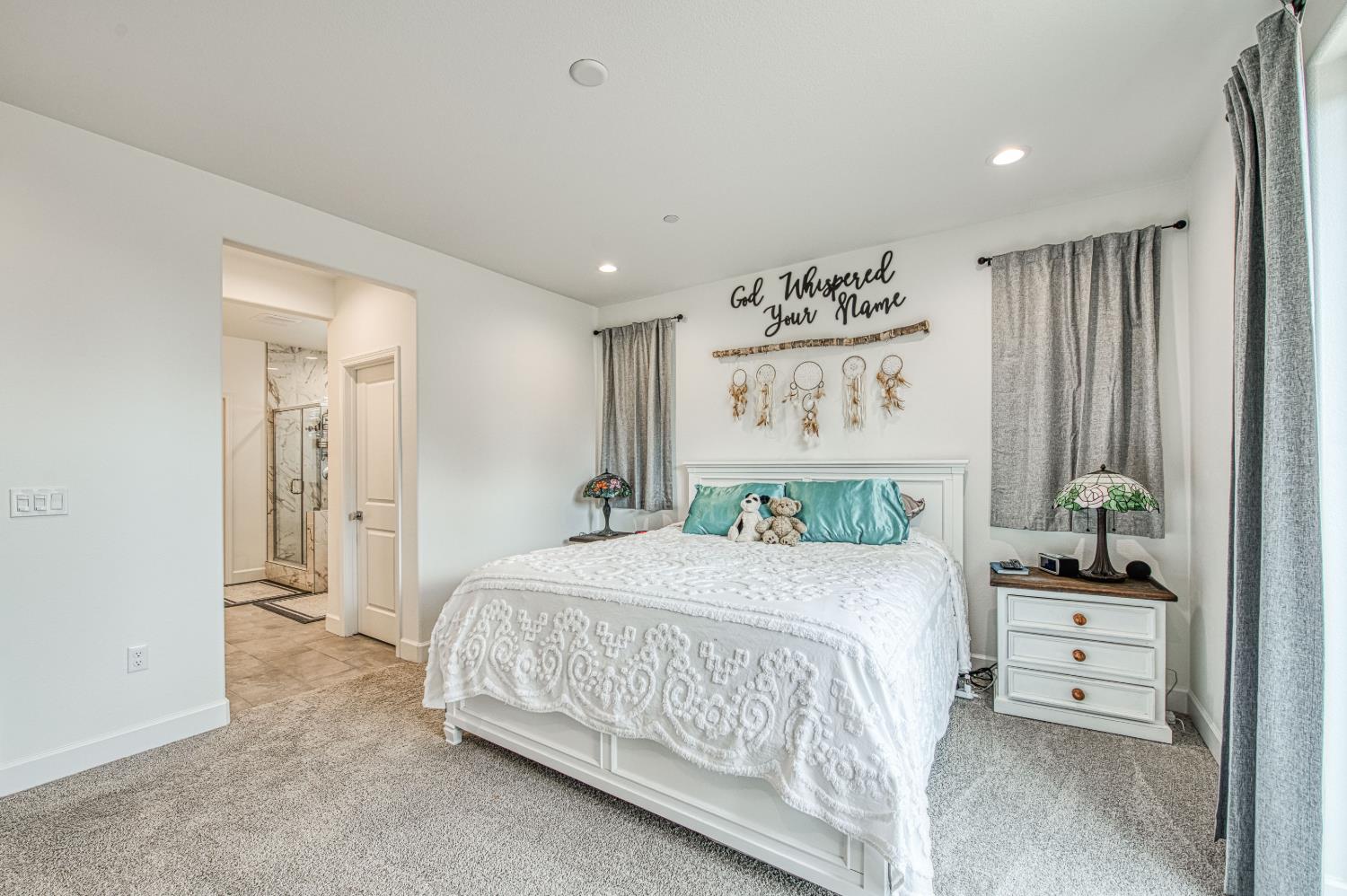 1122 Creekside Ave, Madera, CA 93636