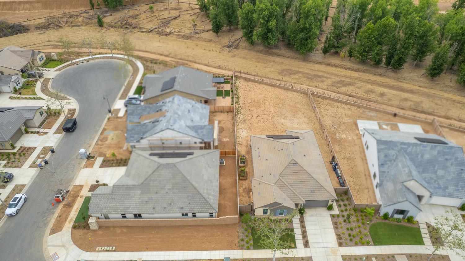 1122 Creekside Ave, Madera, CA 93636