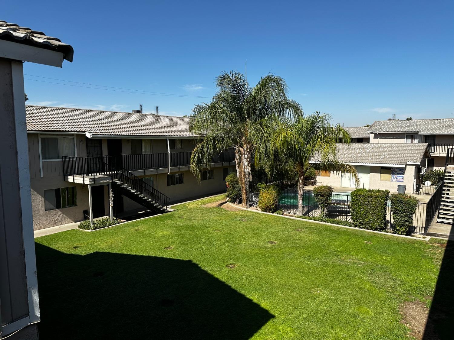 1905 E Pontiac Way, Fresno, CA 93726