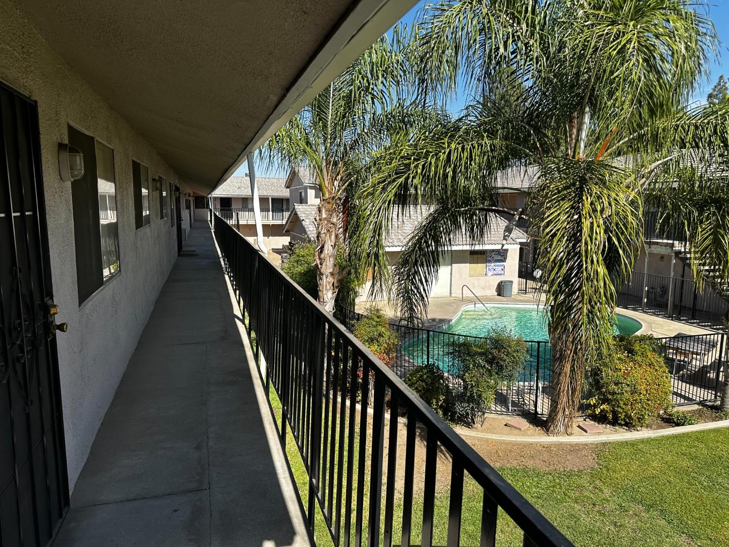 1905 E Pontiac Way, Fresno, CA 93726