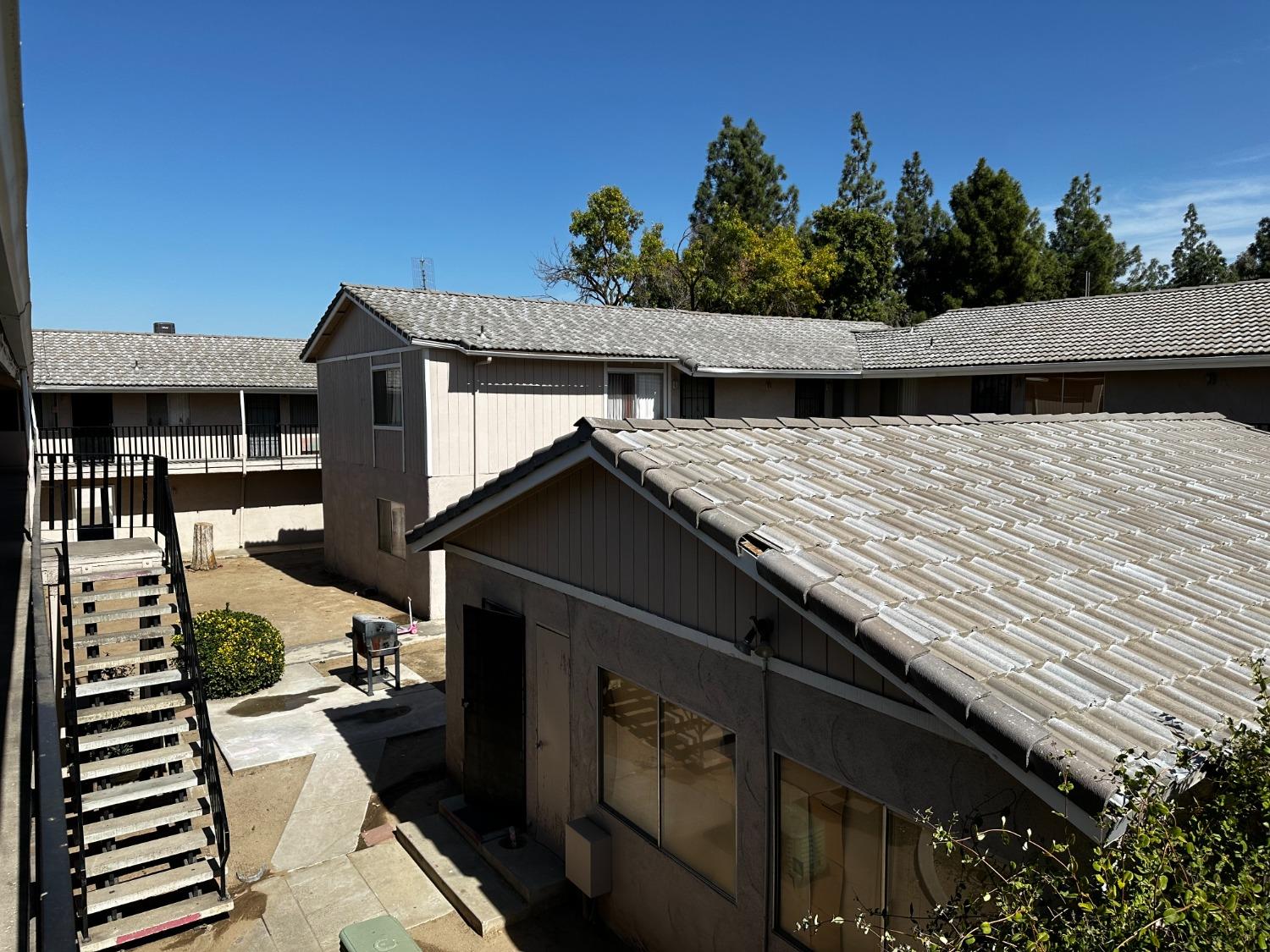 1905 E Pontiac Way, Fresno, CA 93726