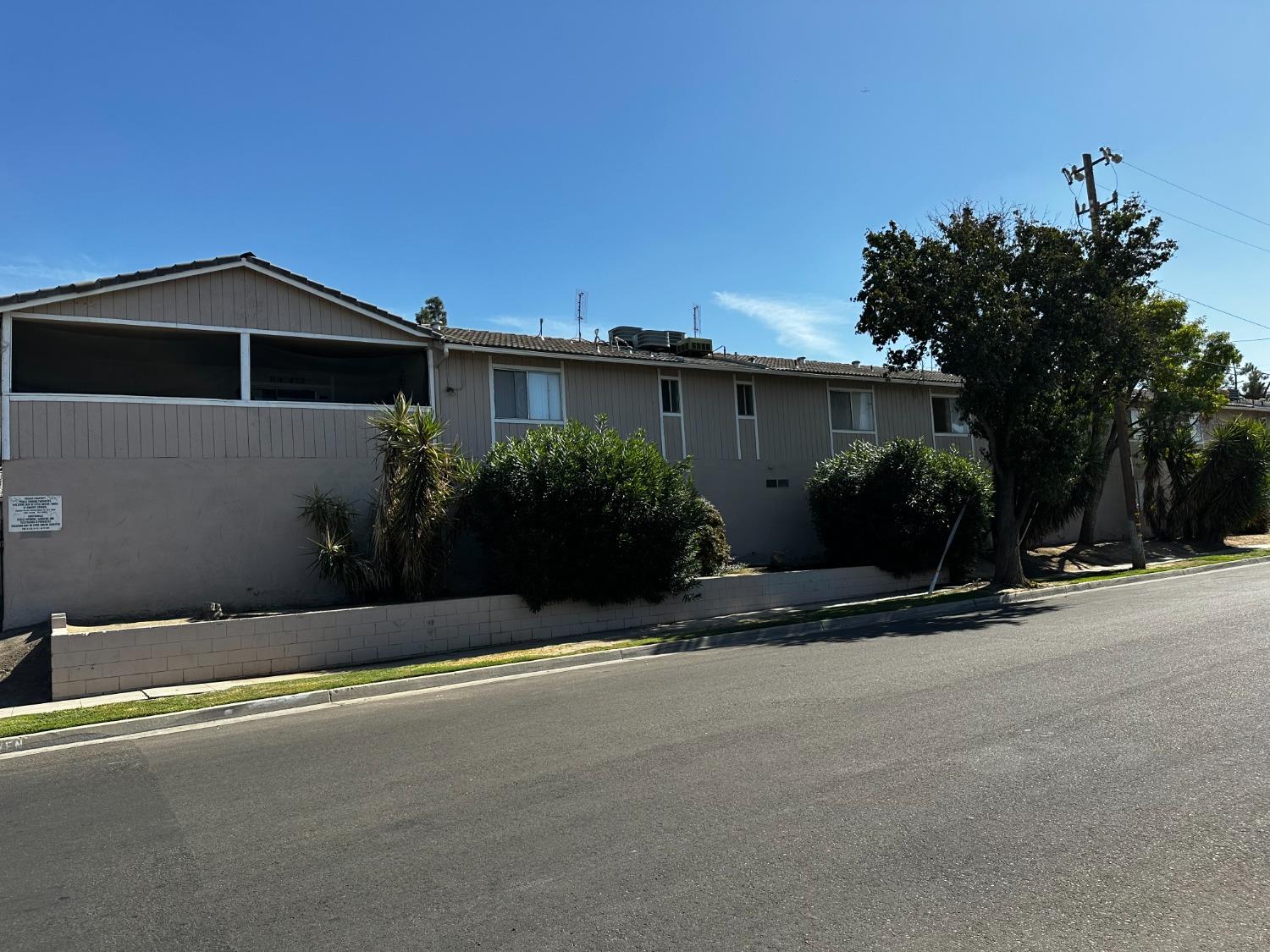 1905 E Pontiac Way, Fresno, CA 93726