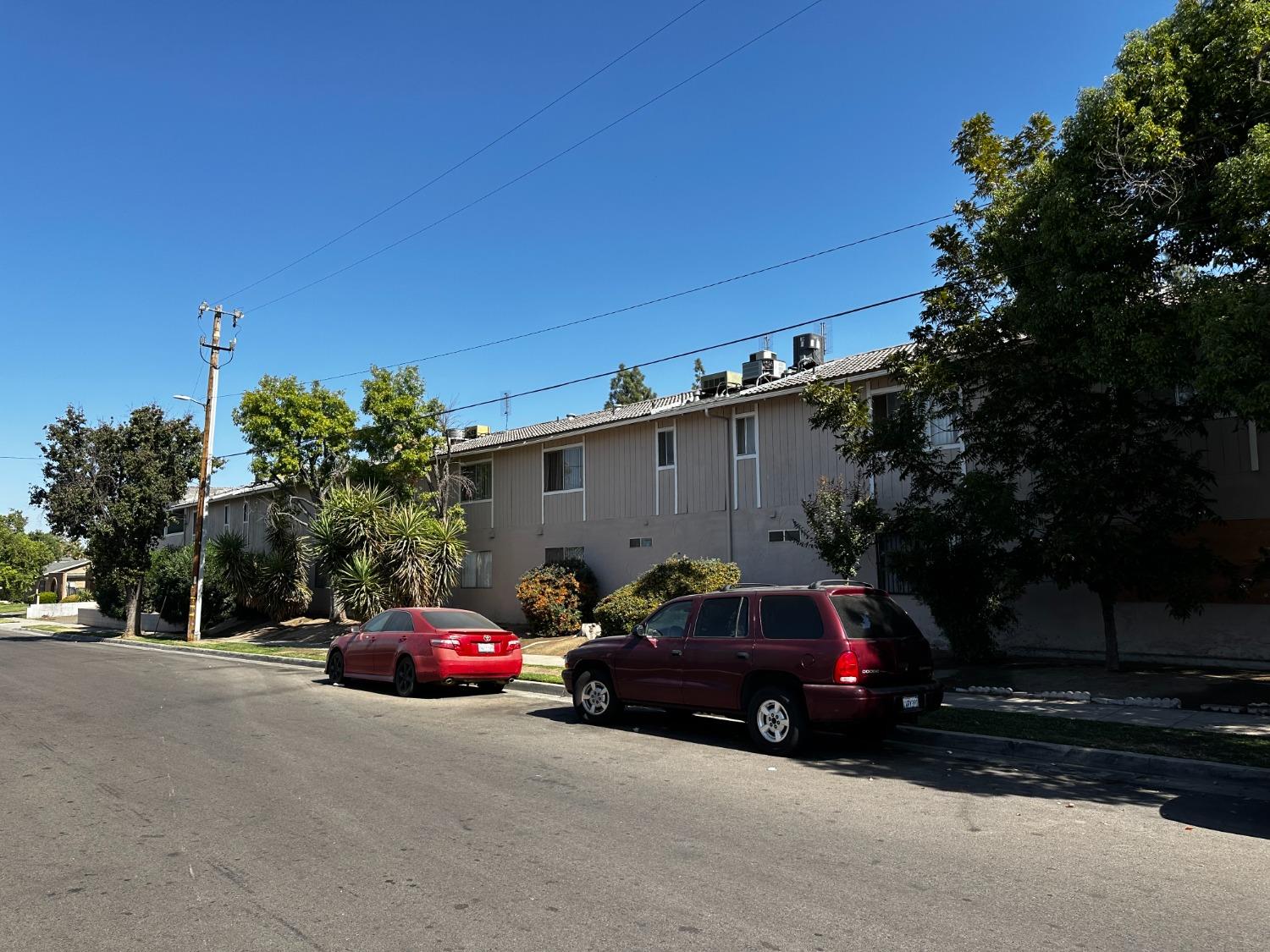 1905 E Pontiac Way, Fresno, CA 93726