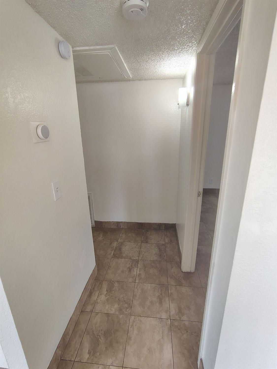1905 E Pontiac Way, Fresno, CA 93726