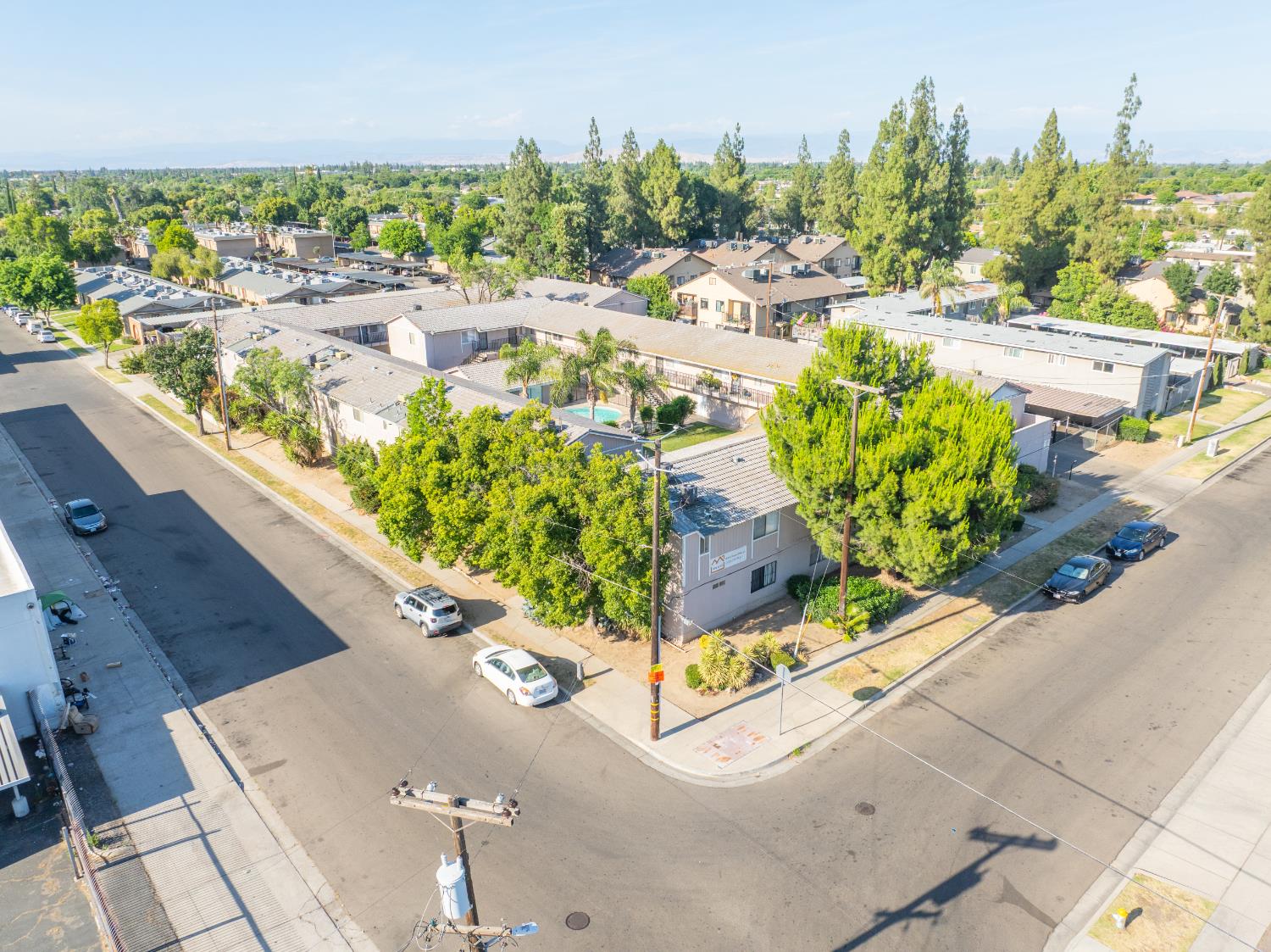 1905 E Pontiac Way, Fresno, CA 93726