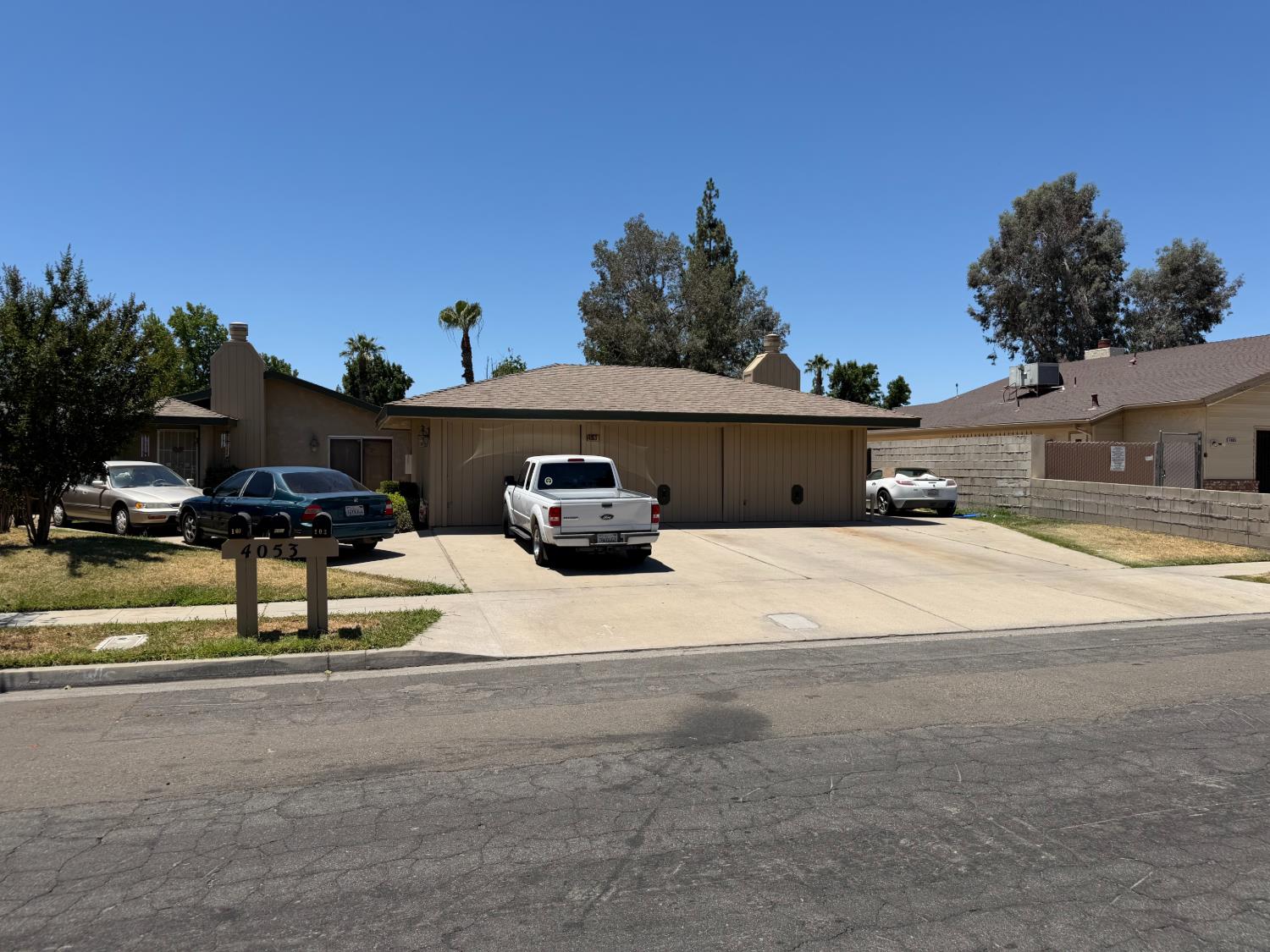 4053 N Feland Ave, Fresno, CA 93722