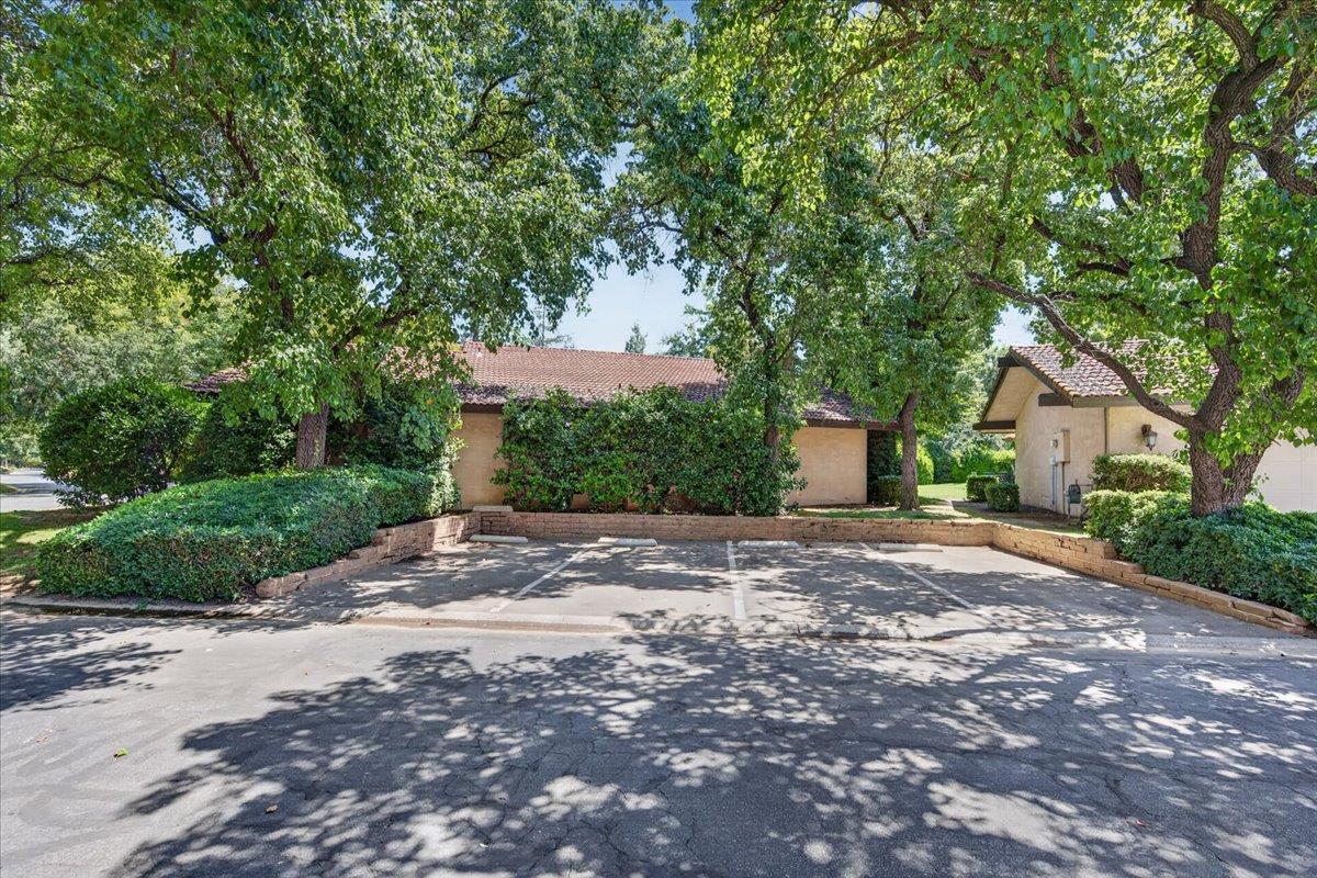 5564 N El Adobe Dr, Fresno, CA 93711