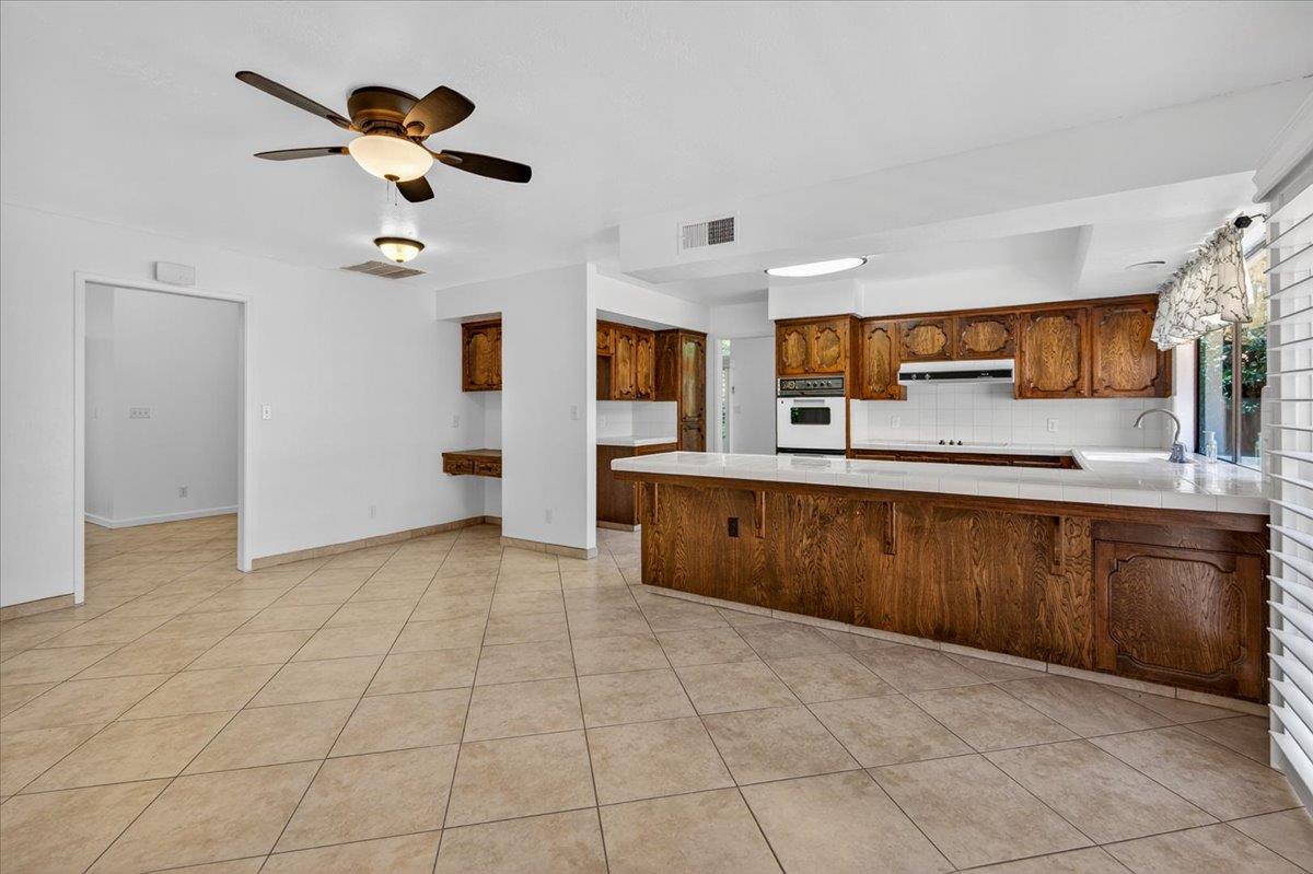 5564 N El Adobe Dr, Fresno, CA 93711