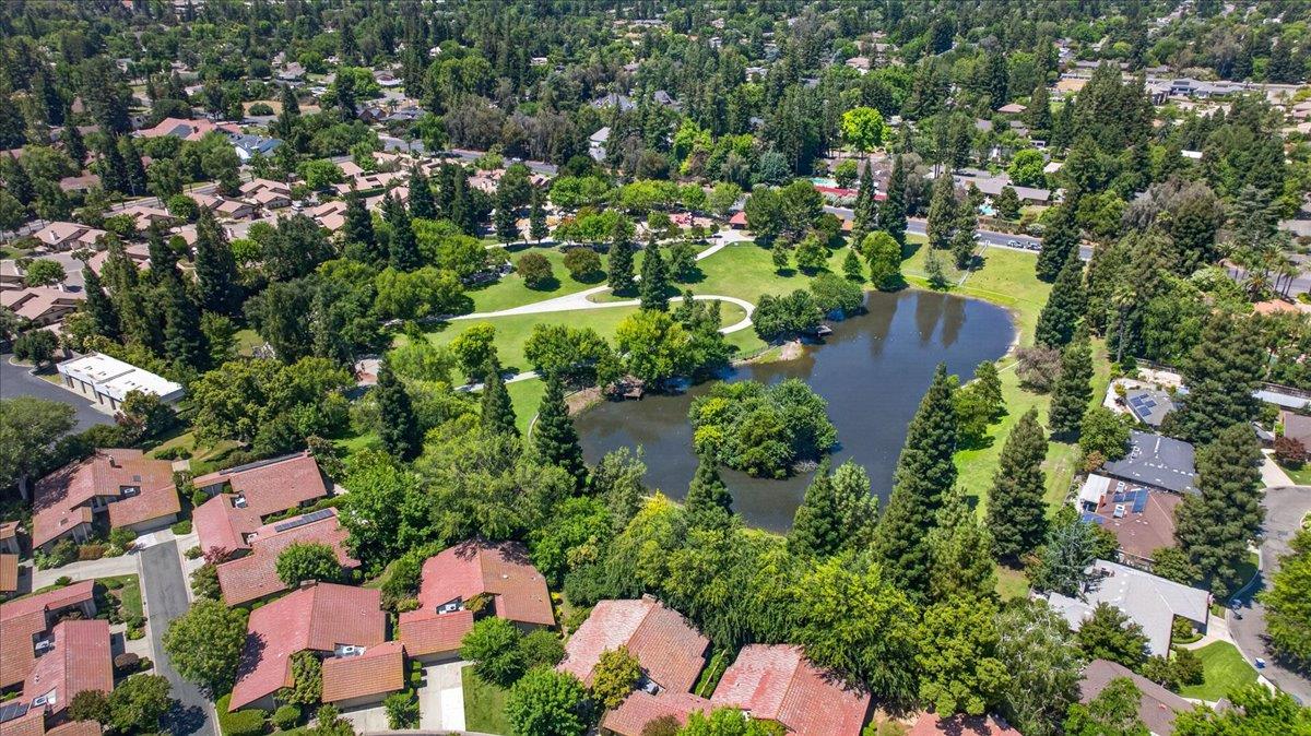 5564 N El Adobe Dr, Fresno, CA 93711