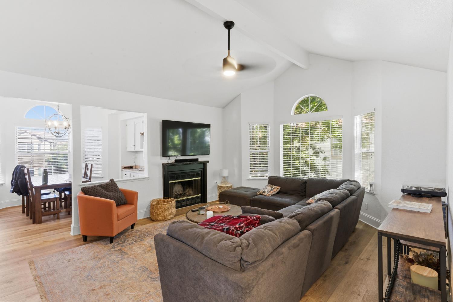 8147 N Cedar Ave #203, Fresno, CA 93720