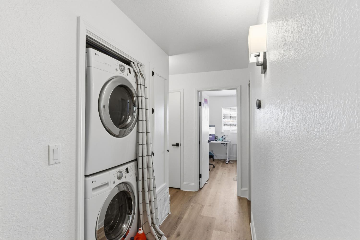 8147 N Cedar Ave #203, Fresno, CA 93720