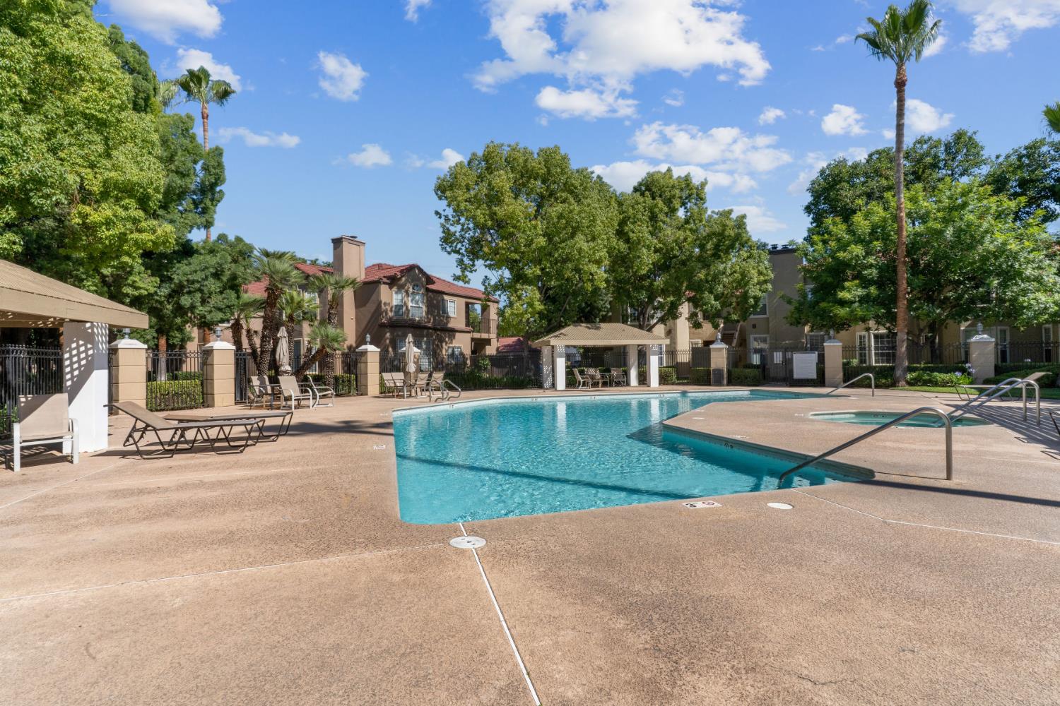 8147 N Cedar Ave #203, Fresno, CA 93720