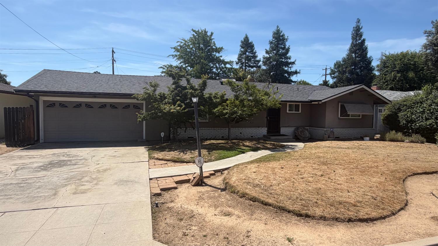 5677 N Millbrook Ave, Fresno, CA 93710