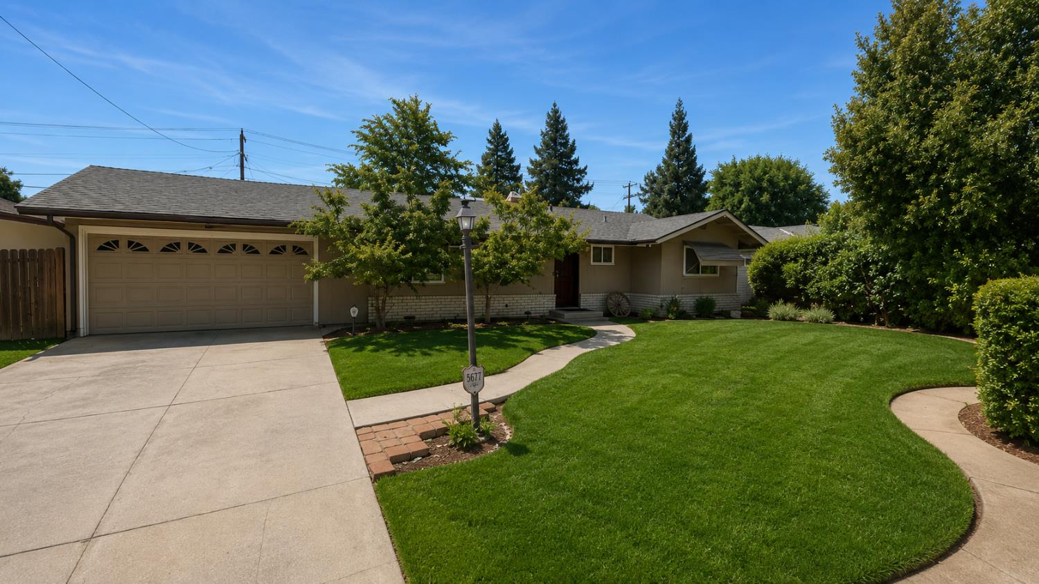 5677 N Millbrook Ave, Fresno, CA 93710