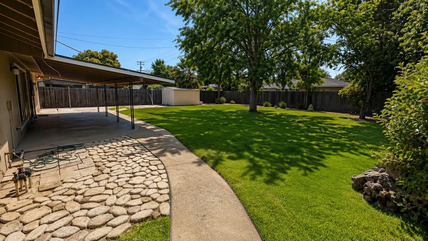 5677 N Millbrook Ave, Fresno, CA 93710