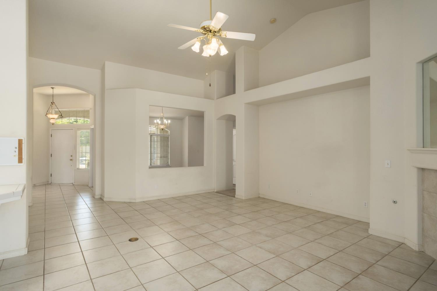 6457 N Selland Ave, Fresno, CA 93711