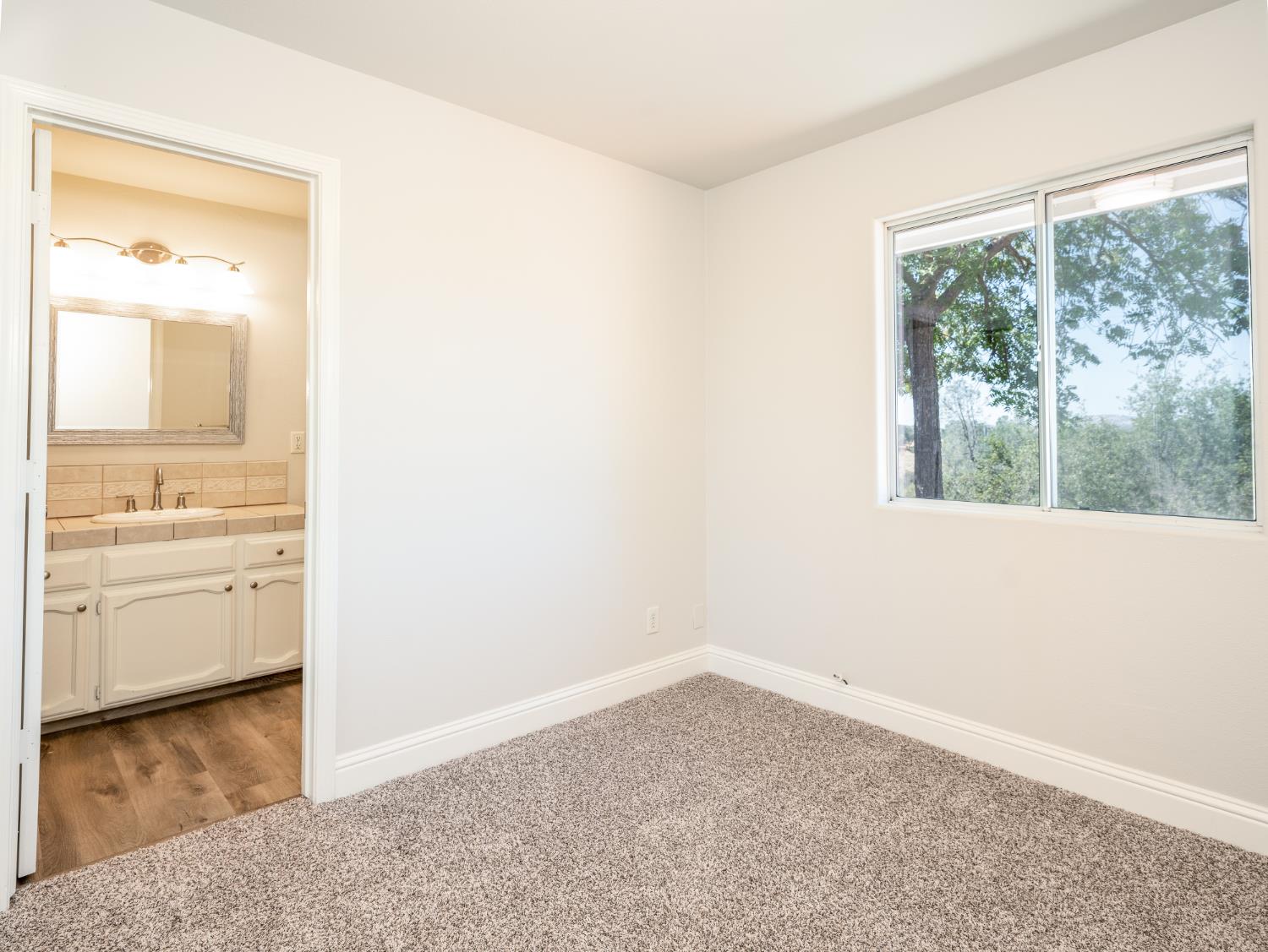 28684 Copper Creek Dr, Coarsegold, CA 93614