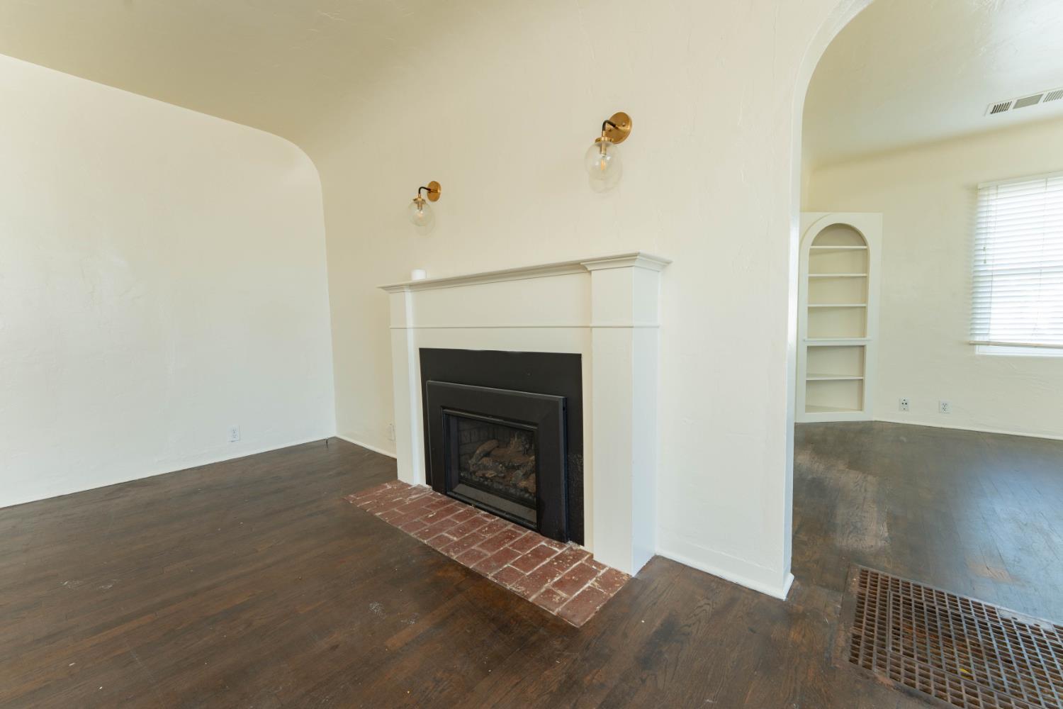 504 W Bush St, Lemoore, CA 93245