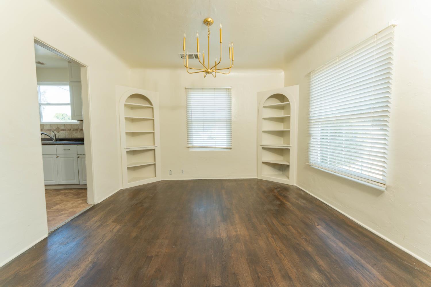 504 W Bush St, Lemoore, CA 93245