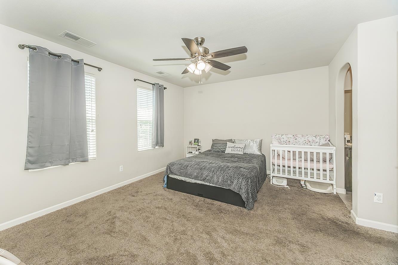 1363 Joy Dr, Clovis, CA 93619
