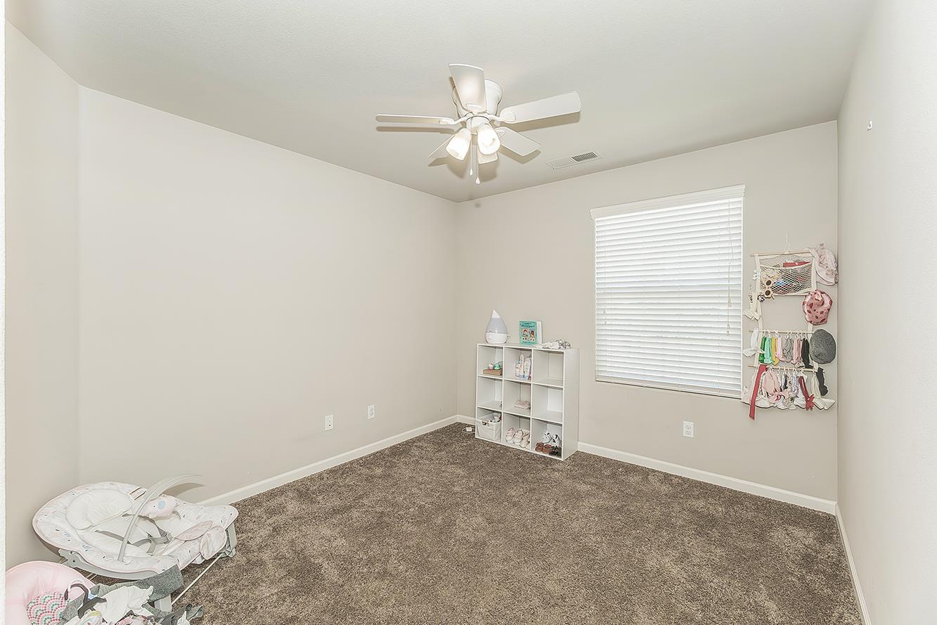 1363 Joy Dr, Clovis, CA 93619
