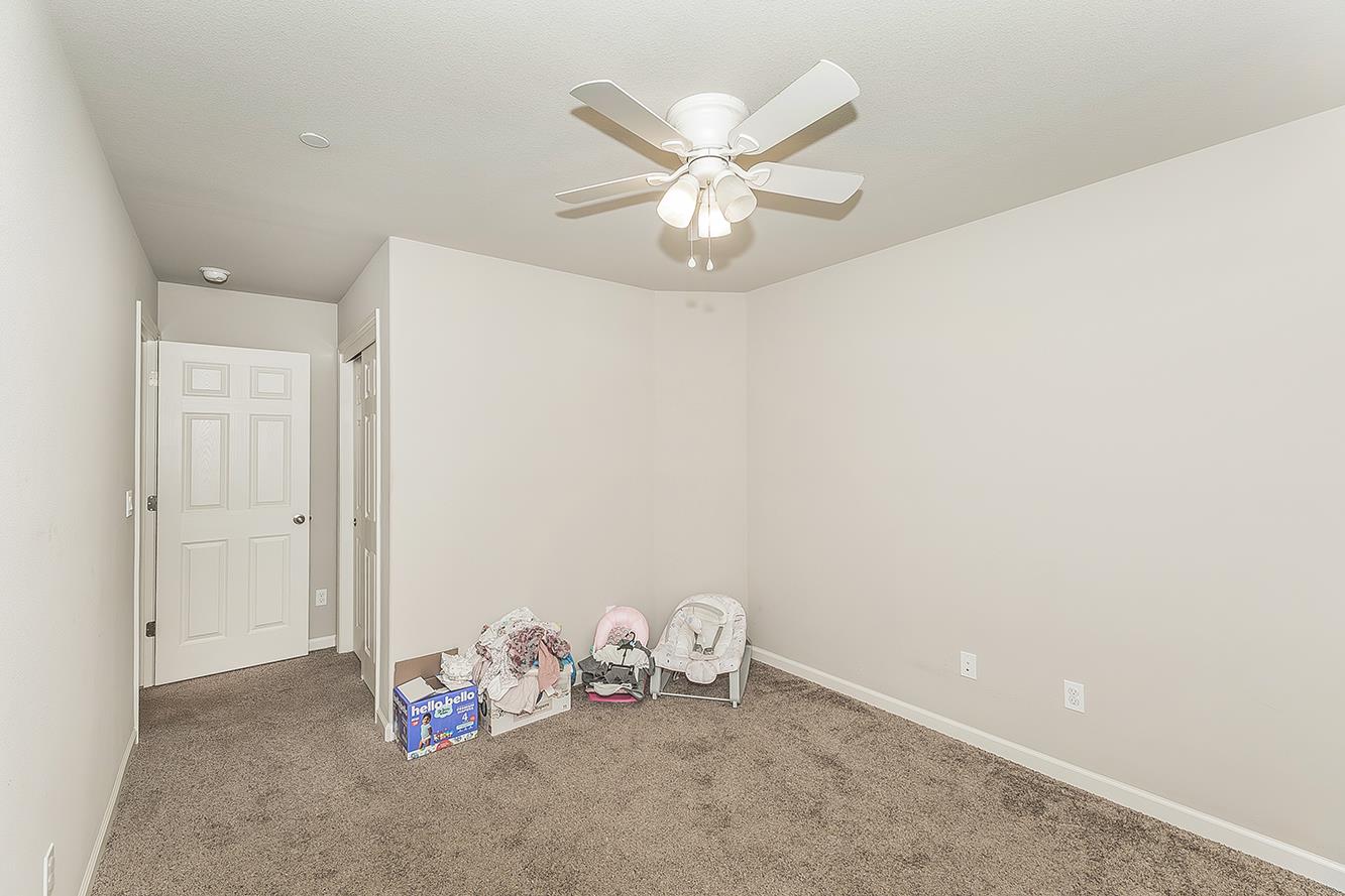 1363 Joy Dr, Clovis, CA 93619