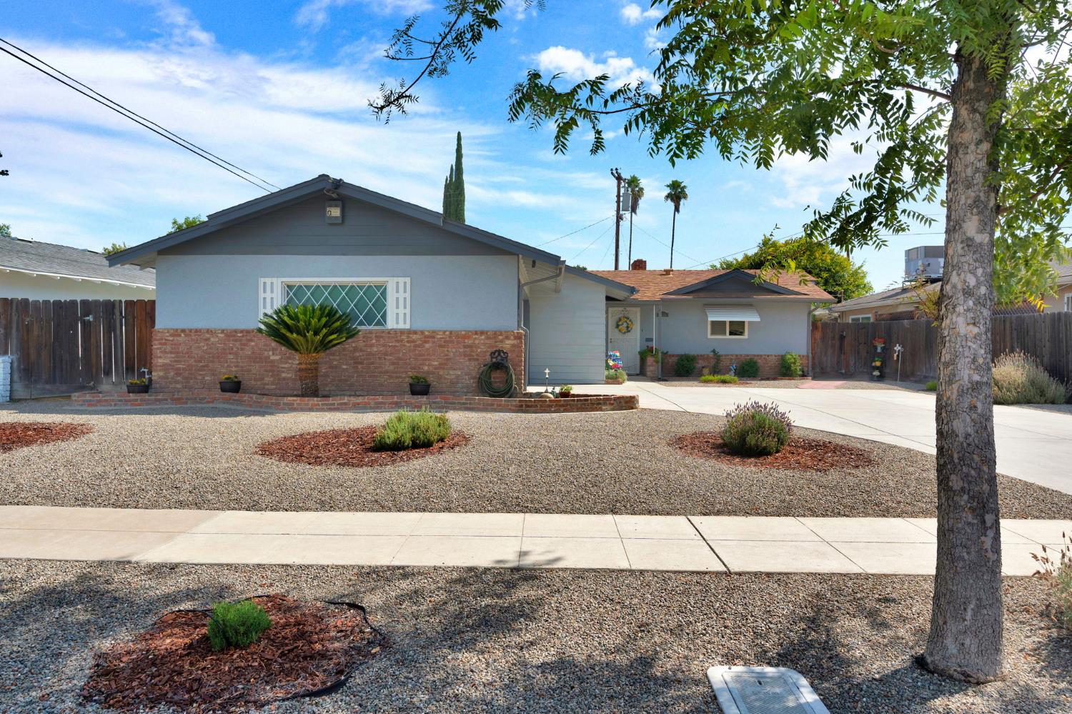 3635 E Bellaire Way, Fresno, CA 93726
