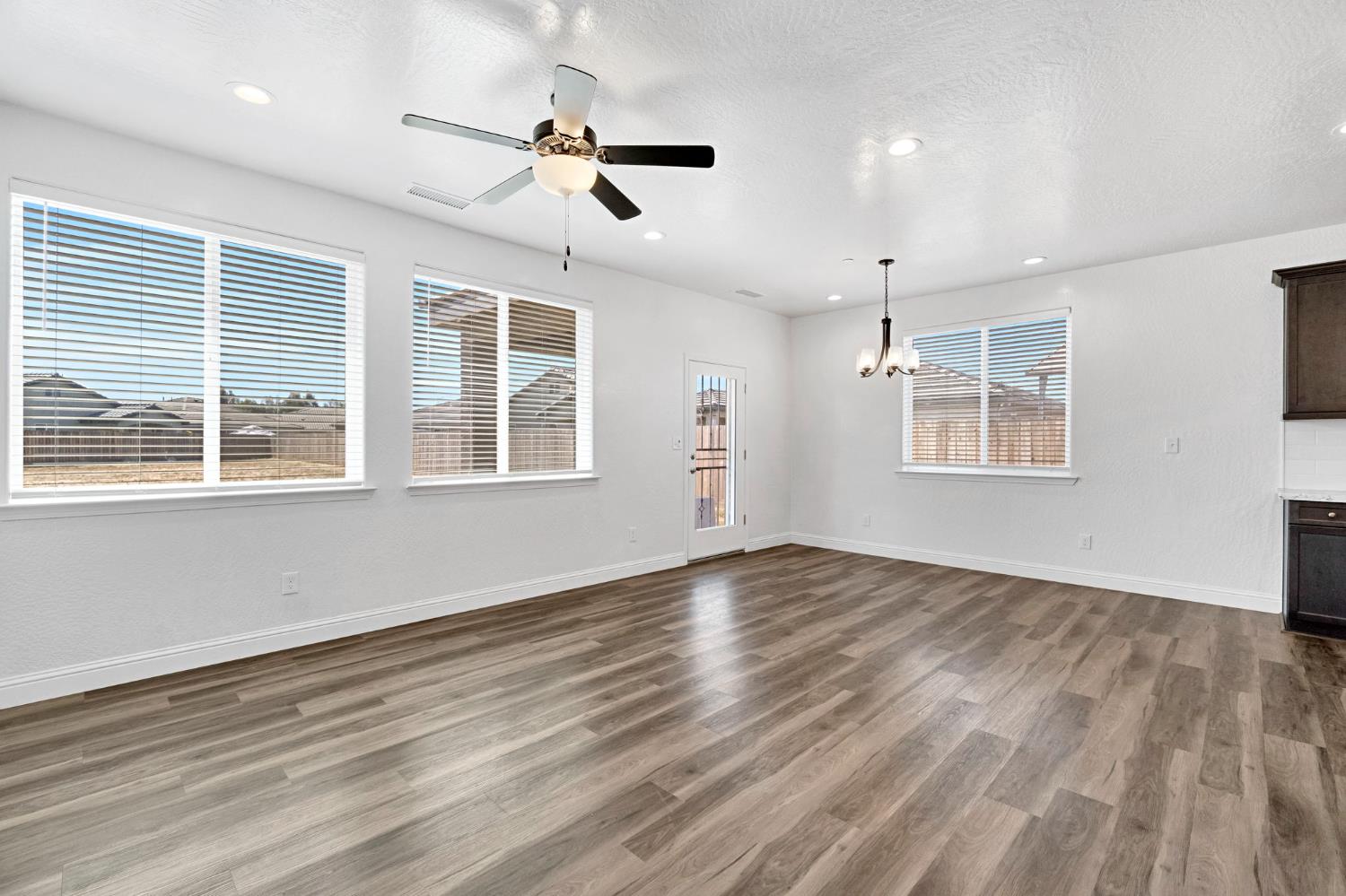 1148 Summit Ct, Madera, CA 93638