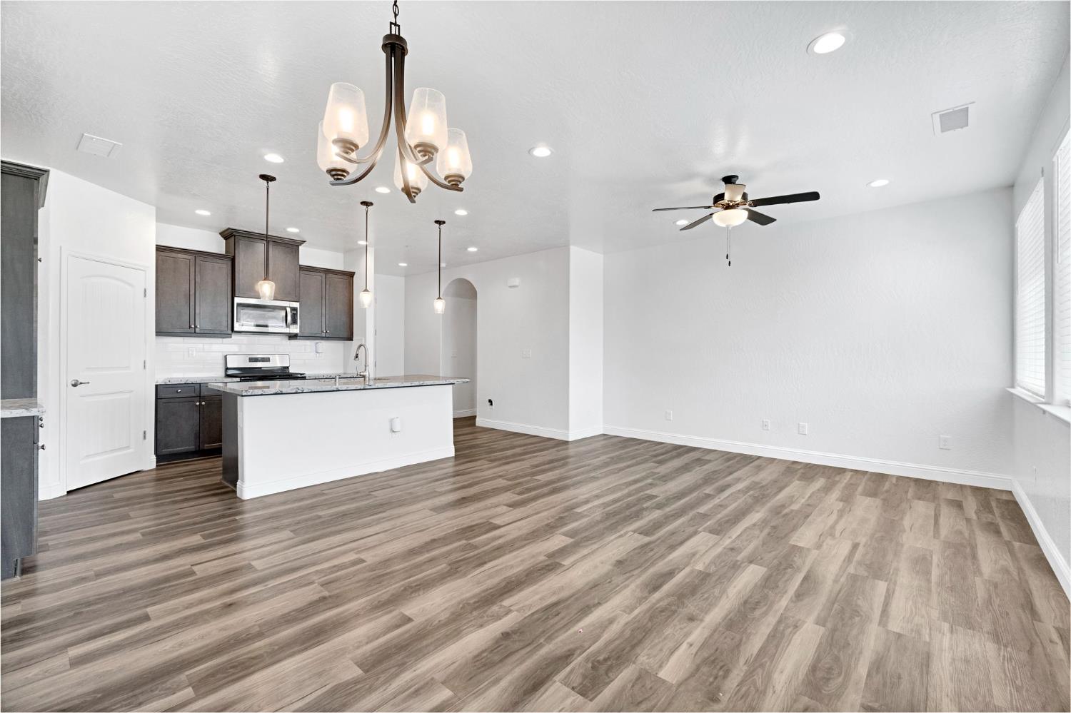 1148 Summit Ct, Madera, CA 93638