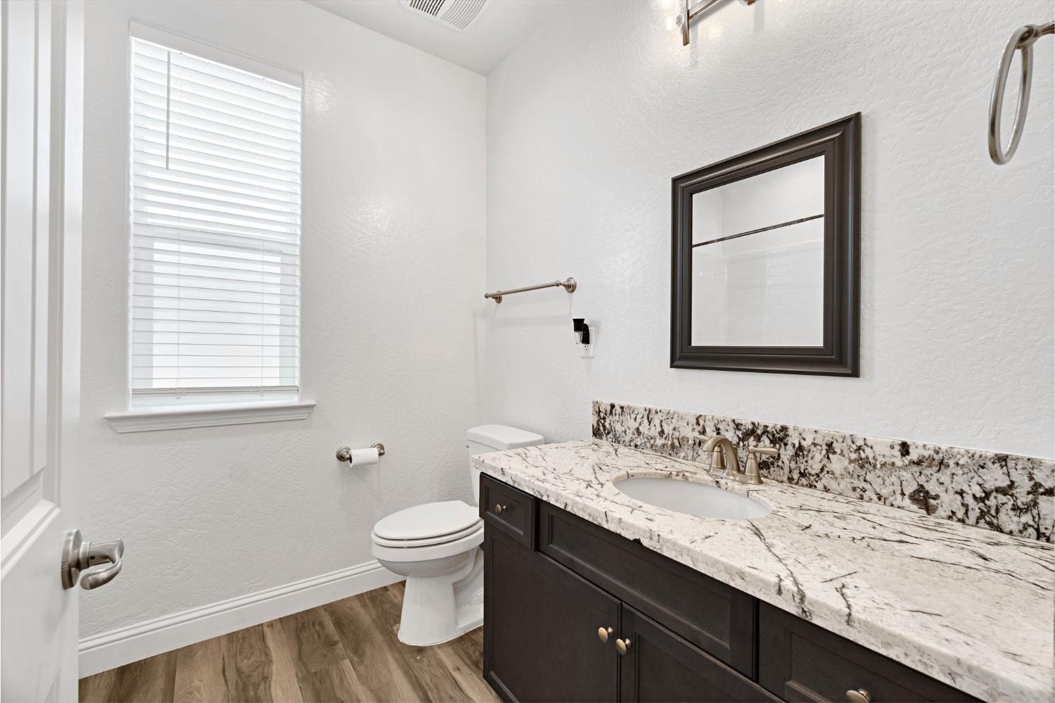 1148 Summit Ct, Madera, CA 93638