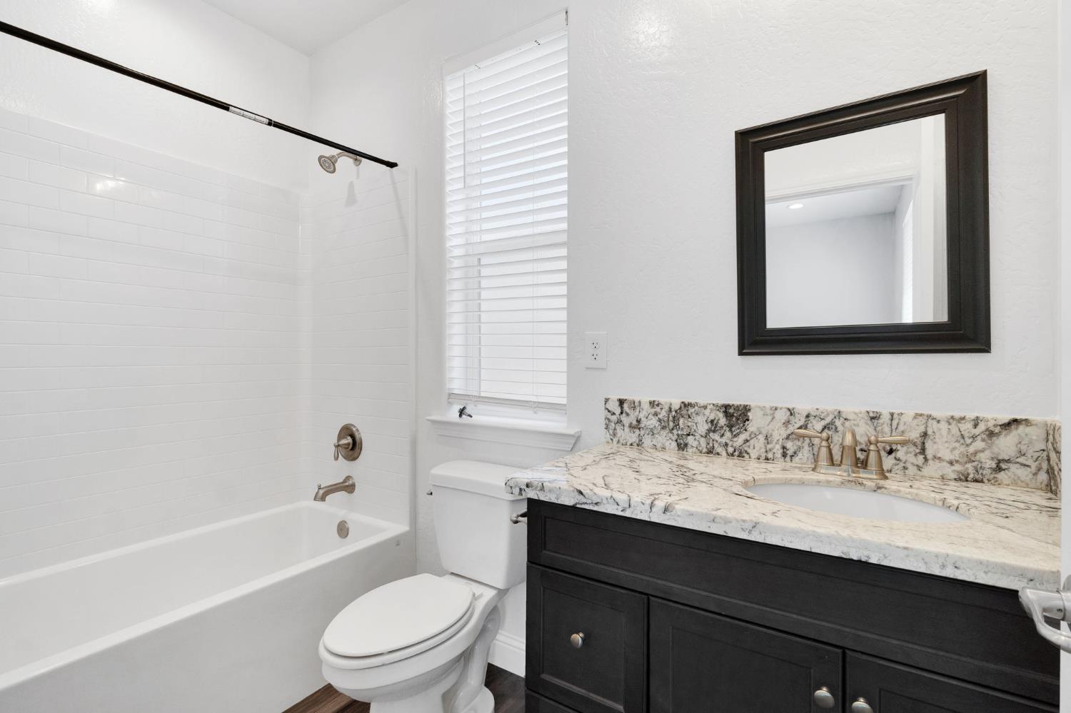1148 Summit Ct, Madera, CA 93638