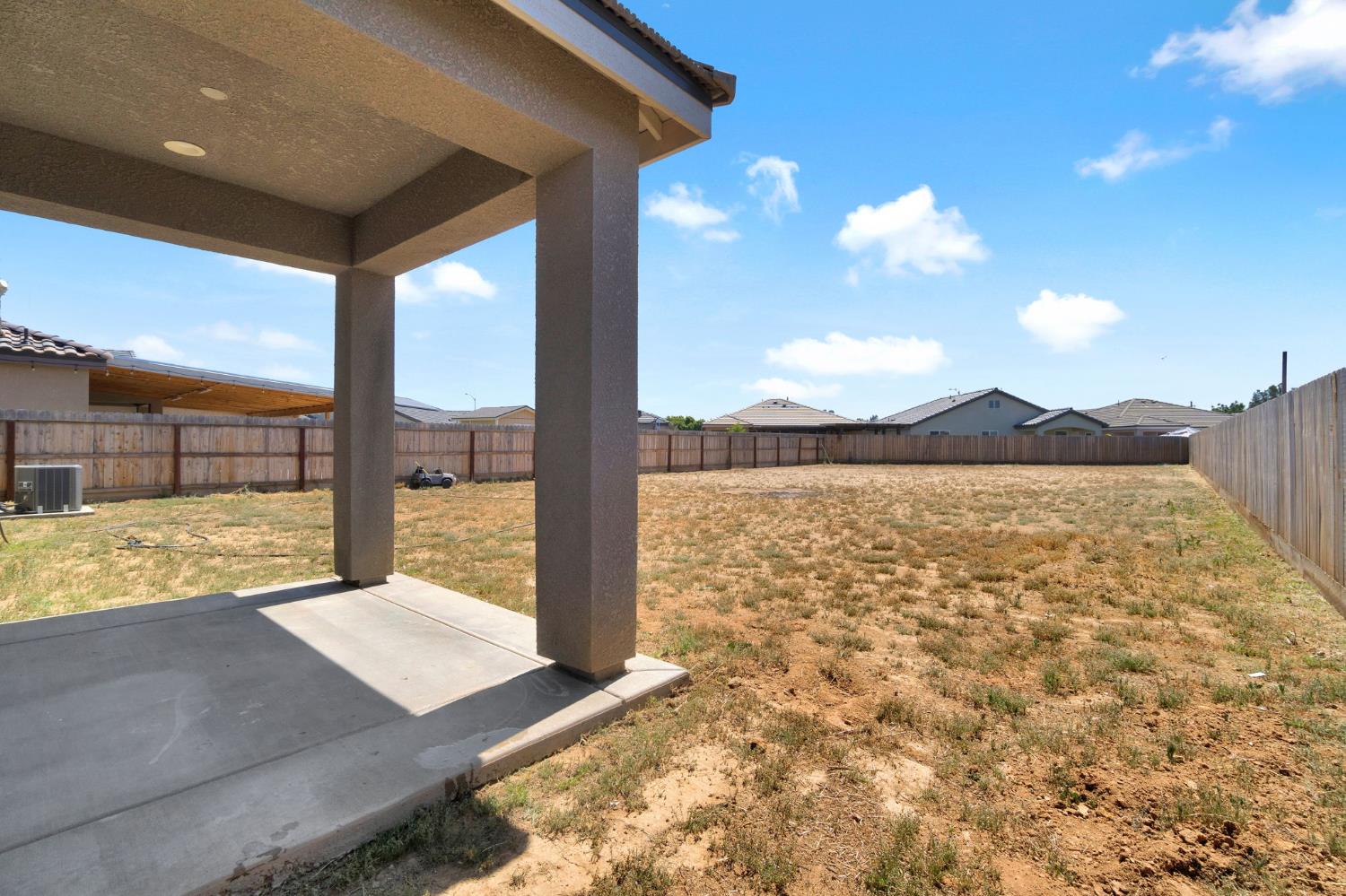 1148 Summit Ct, Madera, CA 93638