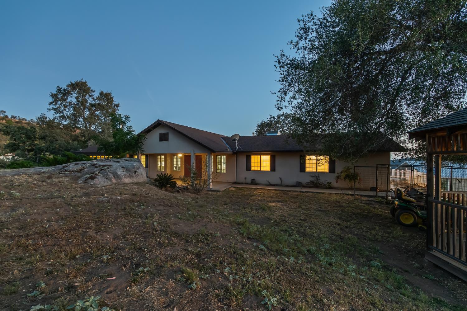 31363 N Dome Dr, Coarsegold, CA 93614