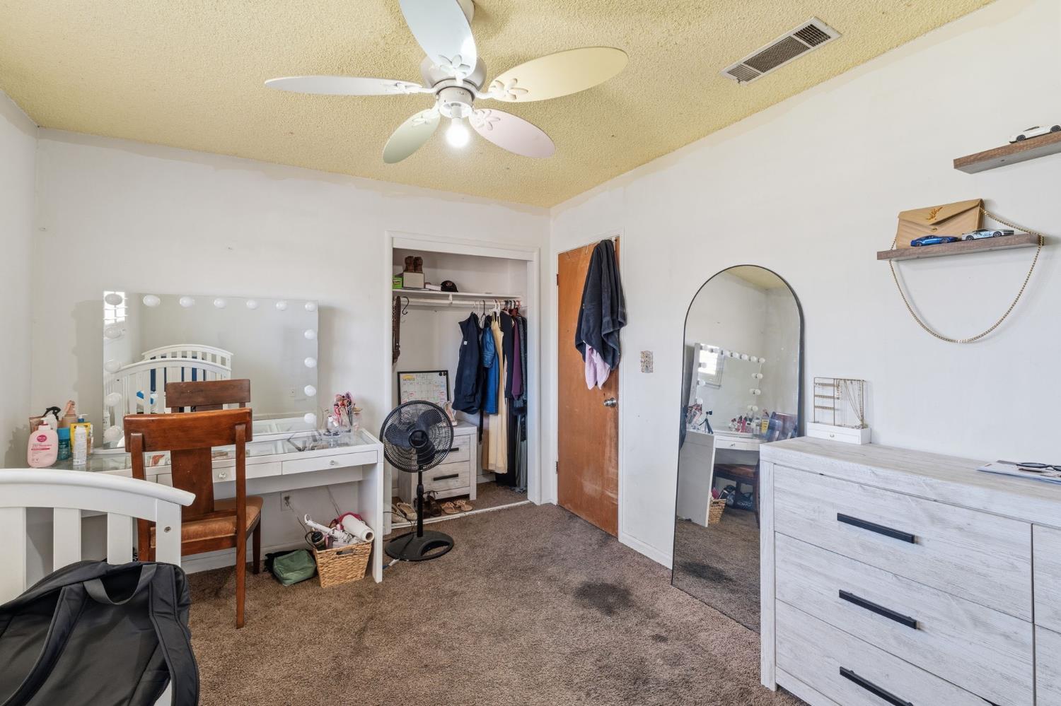 40694 Pearl Rd, Cutler, CA 93615