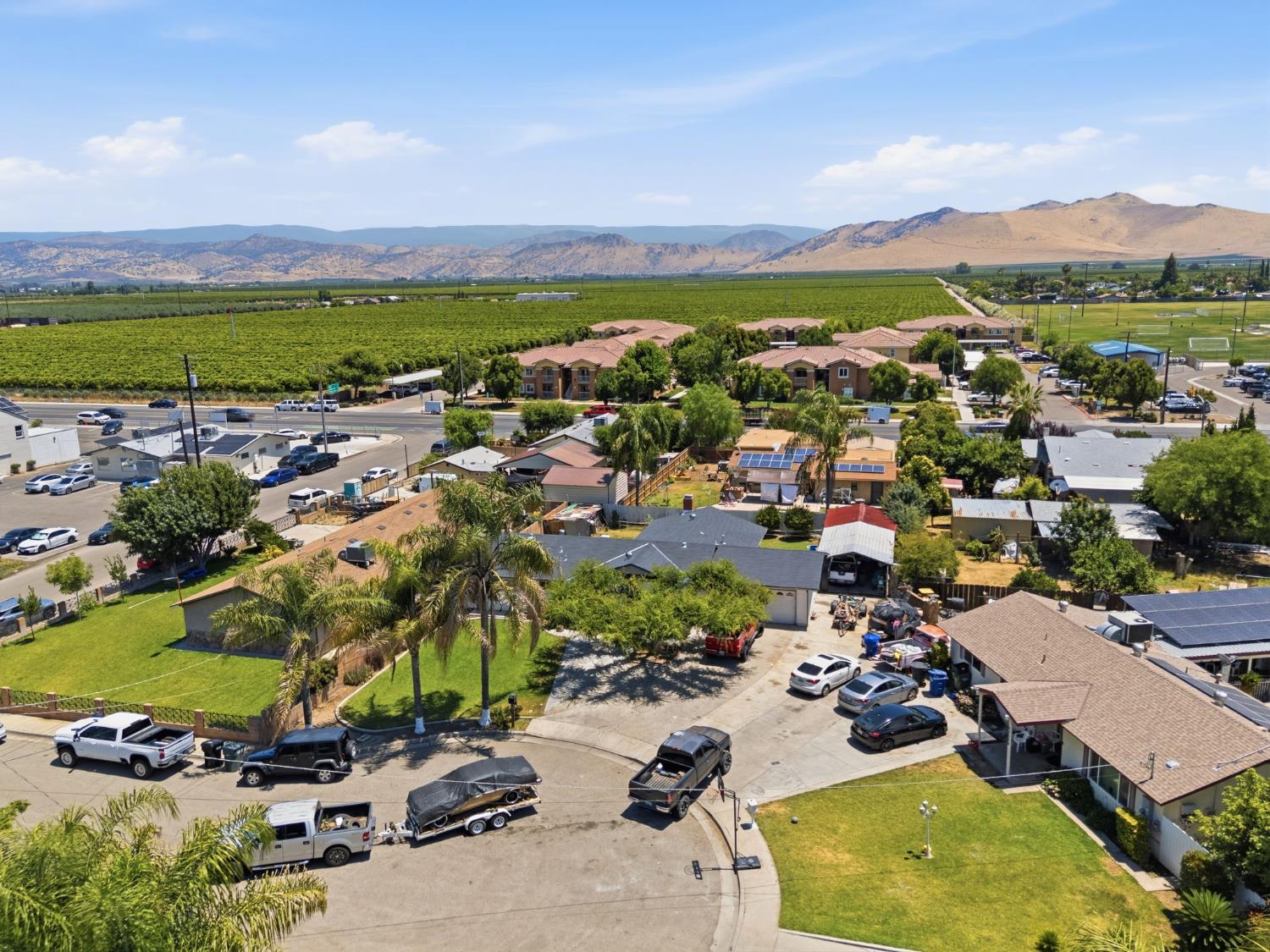 40694 Pearl Rd, Cutler, CA 93615