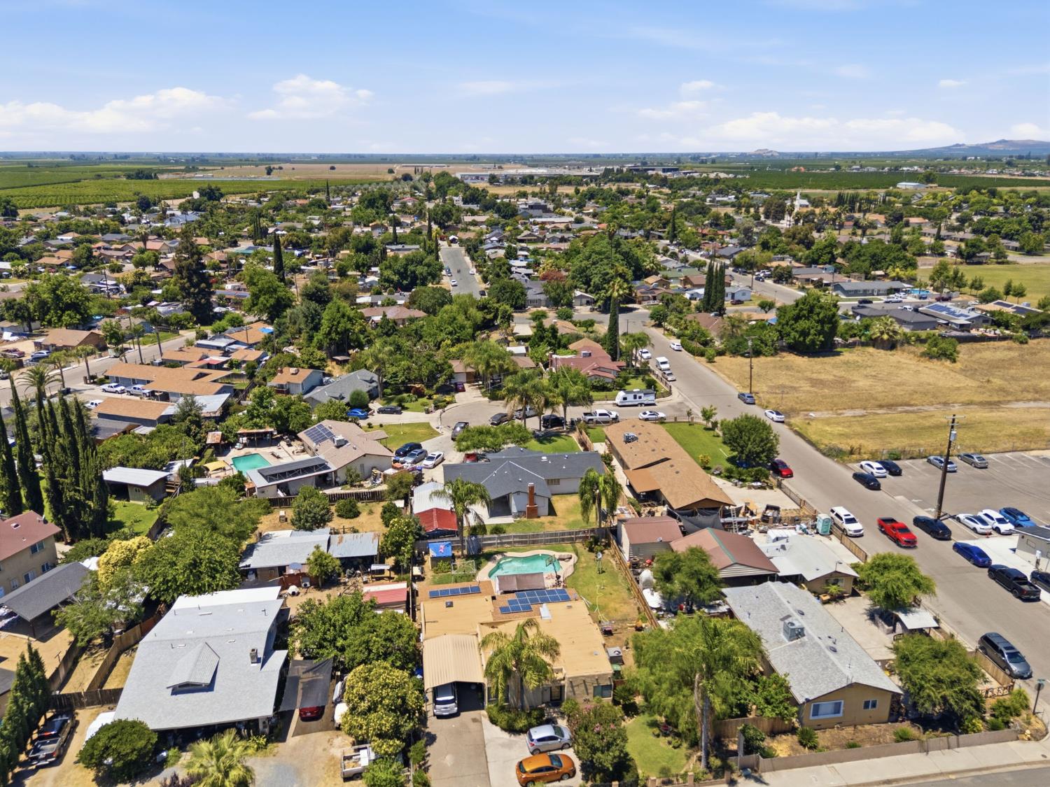 40694 Pearl Rd, Cutler, CA 93615