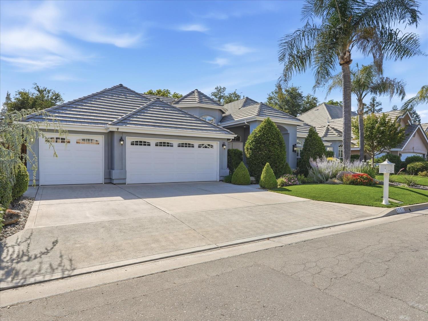 6551 N Selland Ave, Fresno, CA 93711