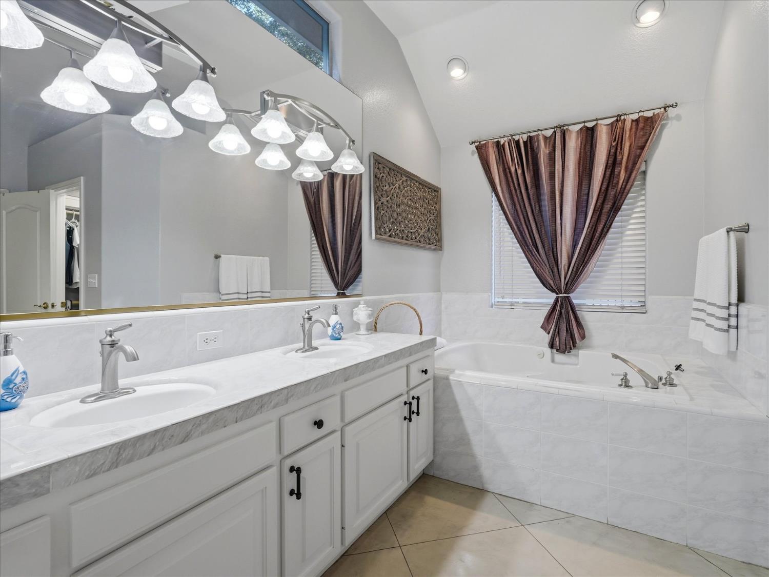 6551 N Selland Ave, Fresno, CA 93711