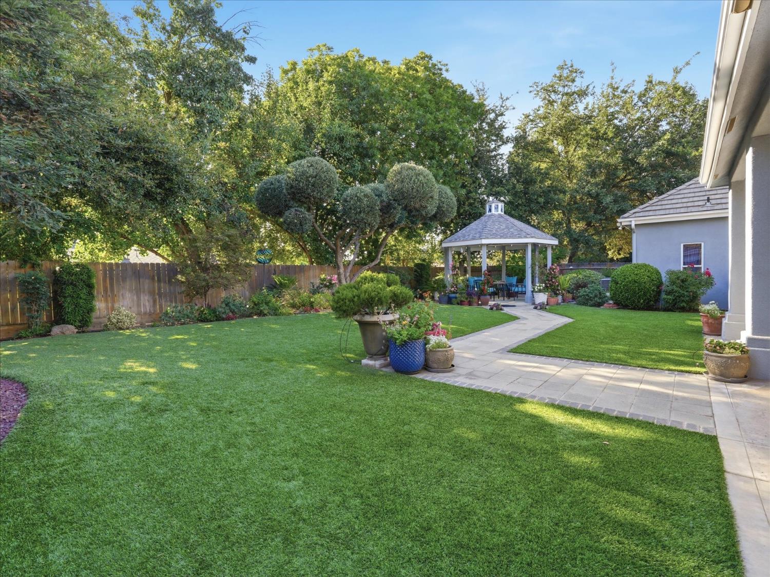 6551 N Selland Ave, Fresno, CA 93711