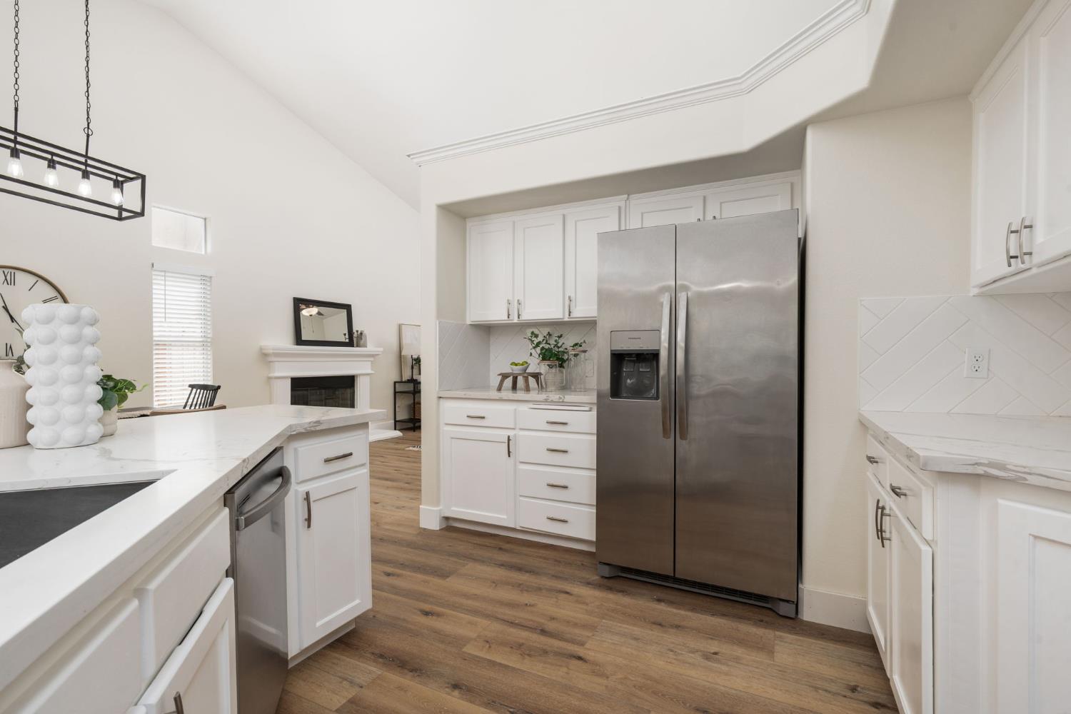 9808 N Whitney Ave, Fresno, CA 93720