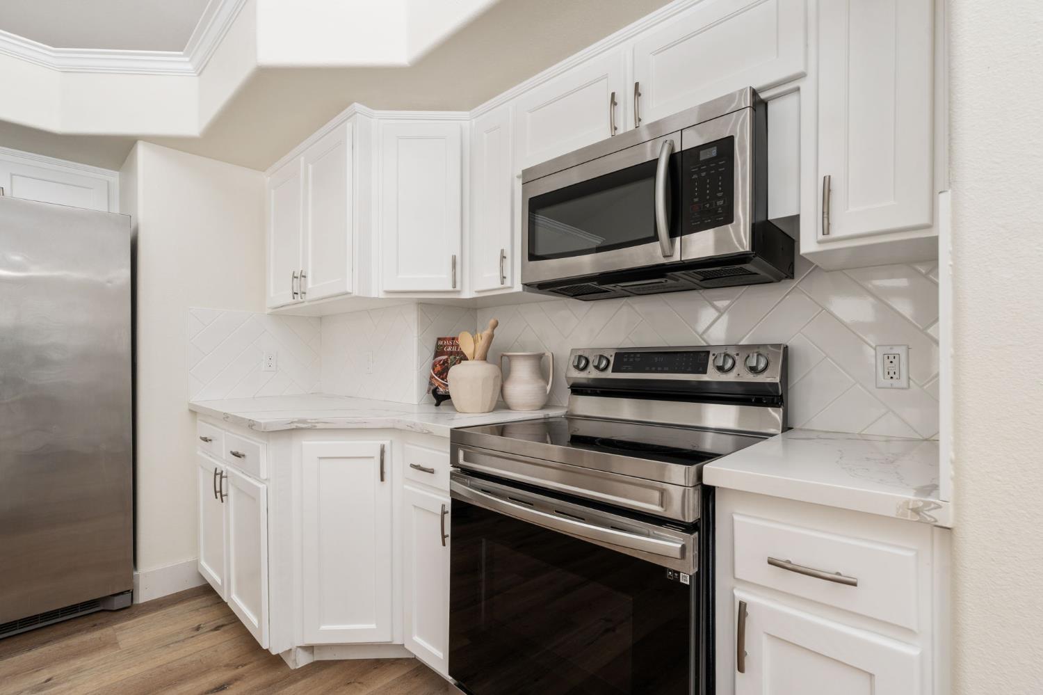 9808 N Whitney Ave, Fresno, CA 93720