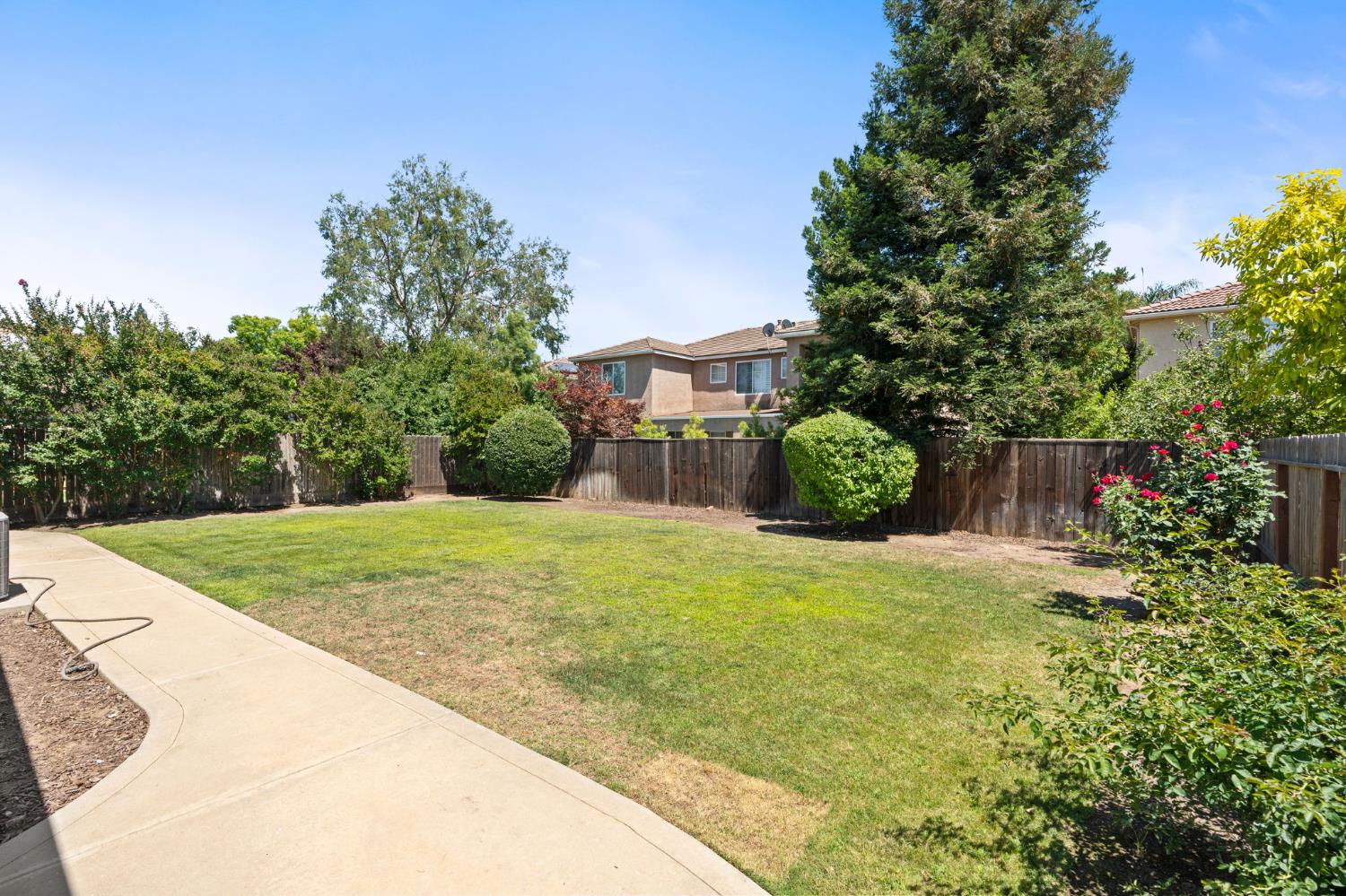 9808 N Whitney Ave, Fresno, CA 93720