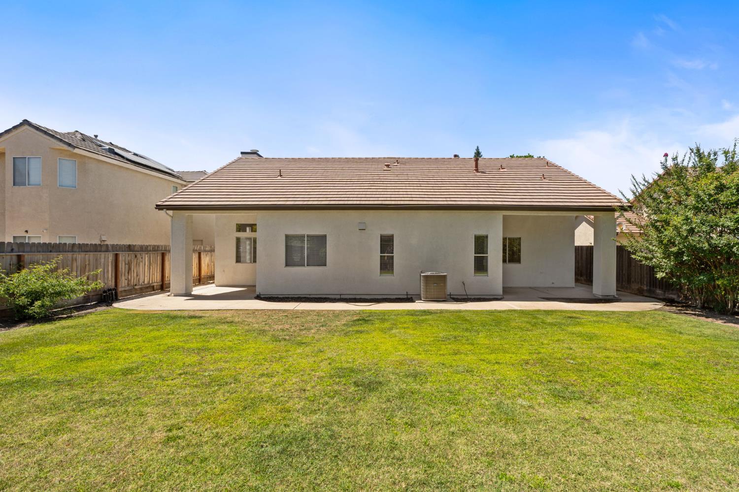 9808 N Whitney Ave, Fresno, CA 93720