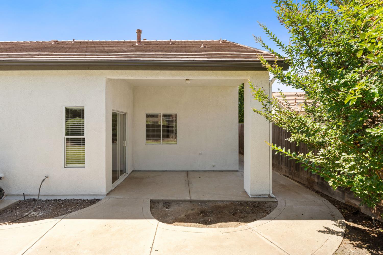 9808 N Whitney Ave, Fresno, CA 93720