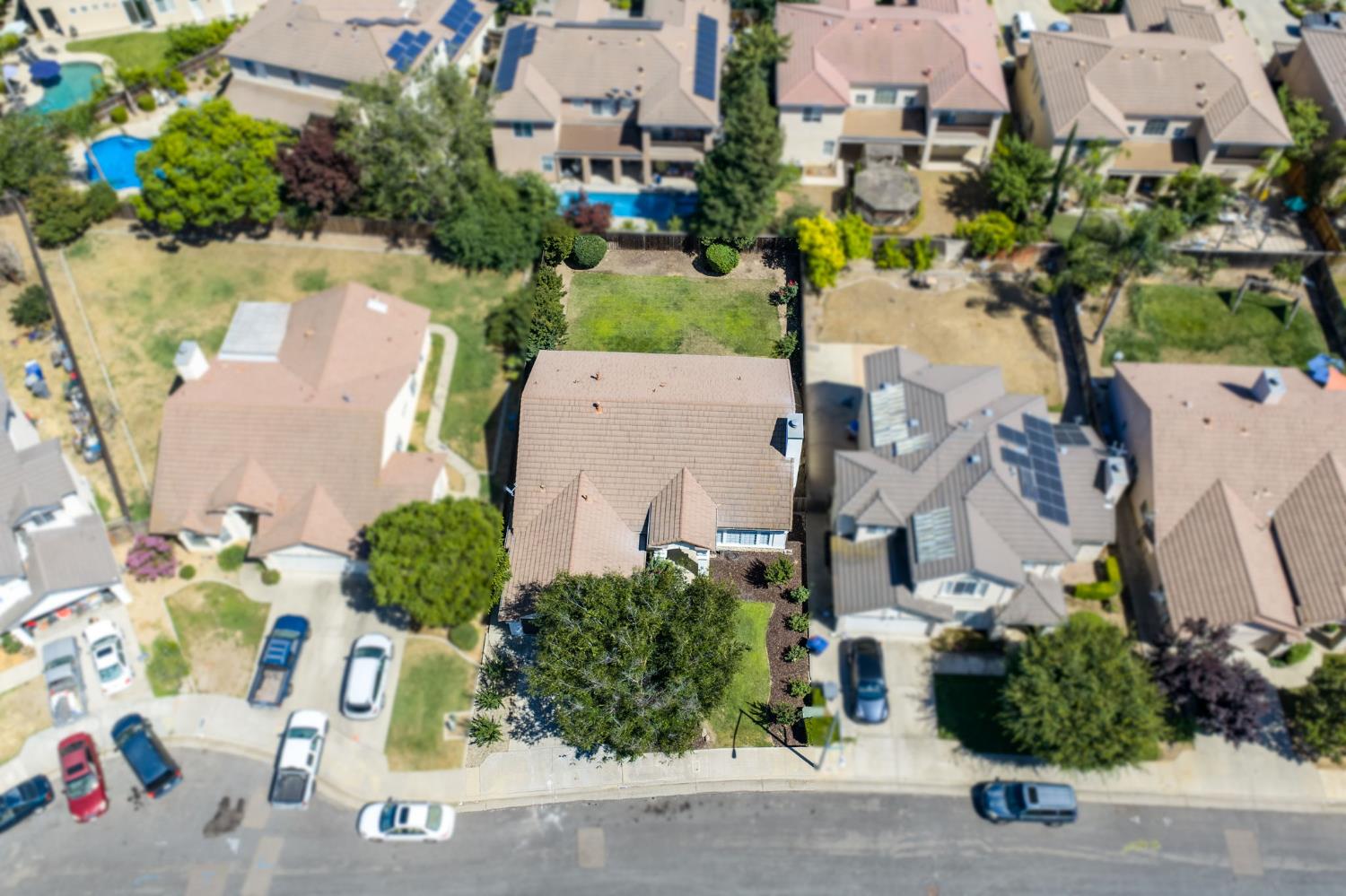 9808 N Whitney Ave, Fresno, CA 93720